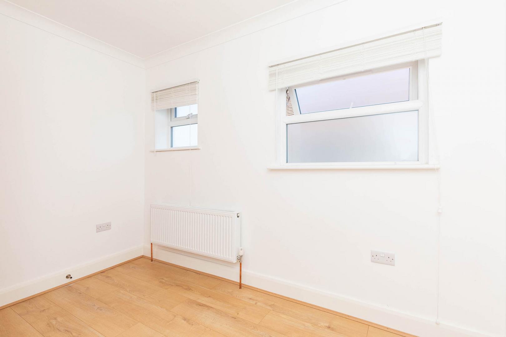 Newly Renovated Property Park Chase, Wembley